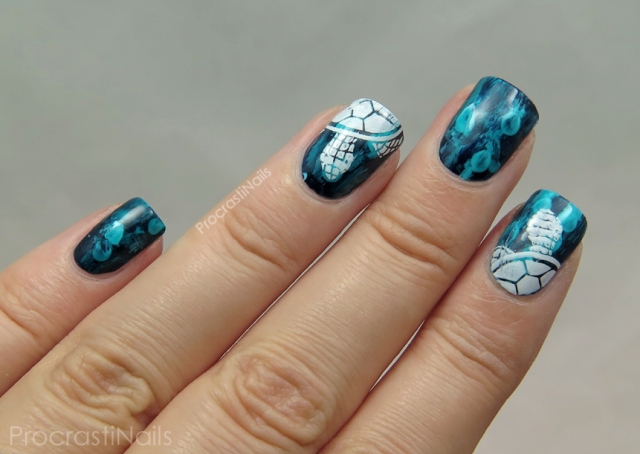 Turquoise jellyfish and turtle nail art